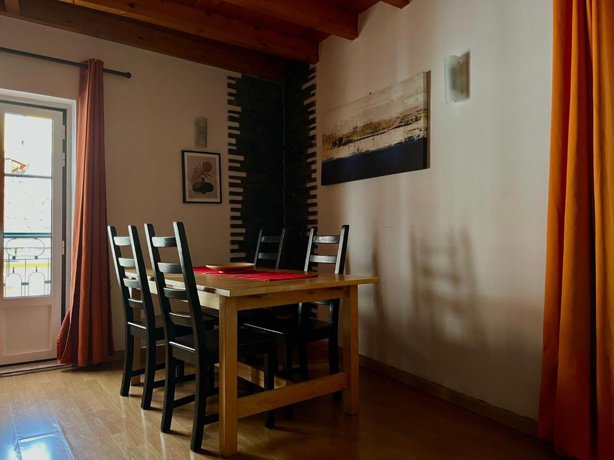 2 Bedroom, 2 Bathroom Apartment - Travessa Da Madalena Лиссабон Экстерьер фото