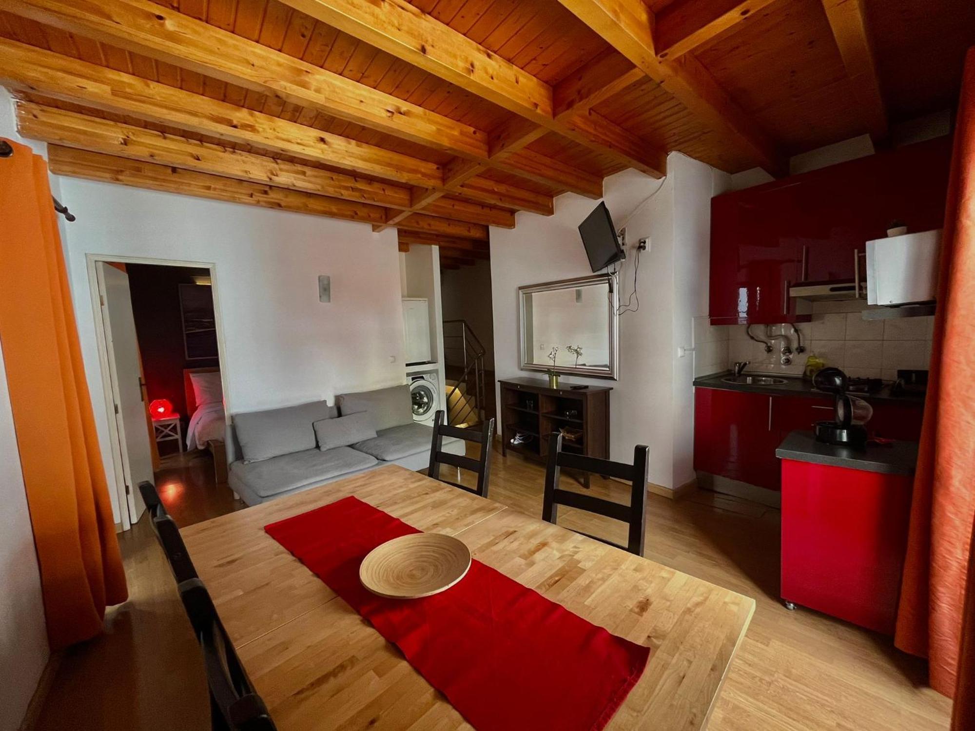 2 Bedroom, 2 Bathroom Apartment - Travessa Da Madalena Лиссабон Экстерьер фото